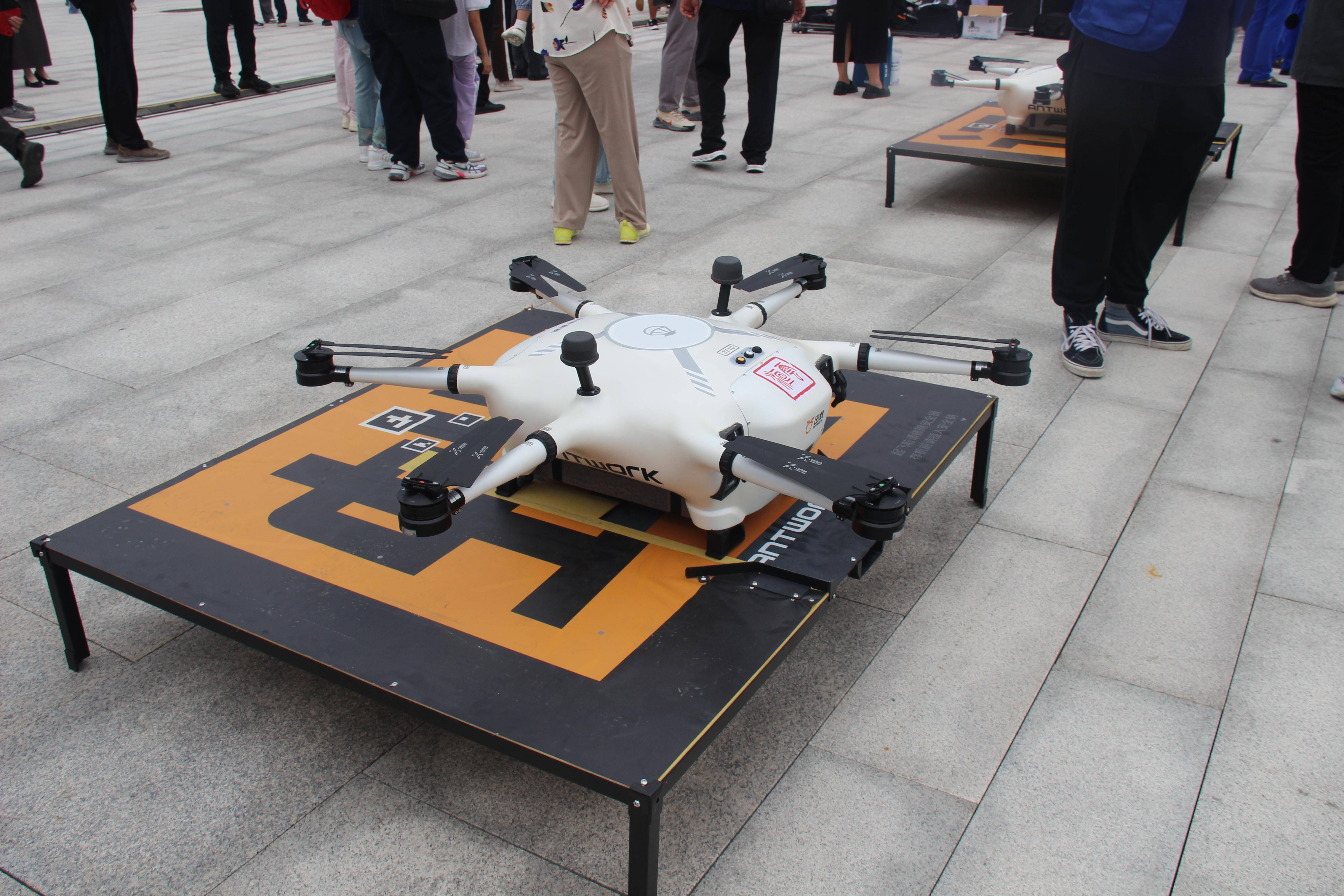 关于特色无人机空中表演,科技演绎运动新篇章的信息 关于特色无人机空中表演,科技演绎运动新篇章的信息