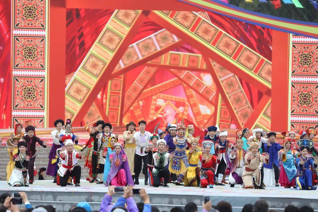 米兰体育网-篮球运动在少数民族地区深耕，促进民族团结发展