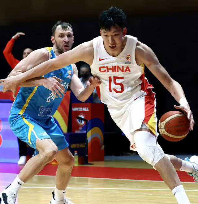 米兰体育下载-中国篮球新星崭露头角，年轻球员成为关注焦点的简单介绍