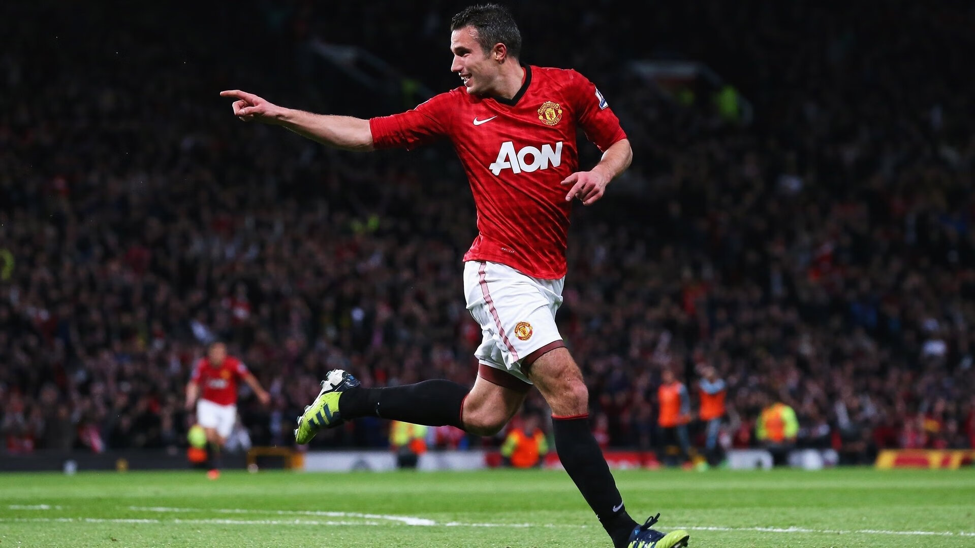 青少年足球比赛现场火爆,现场观众热情高涨气氛热烈,青少年足球比赛海报